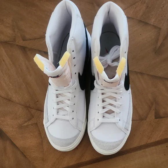 Nike Blazer Mid ‘77 - Picture 4 of 11